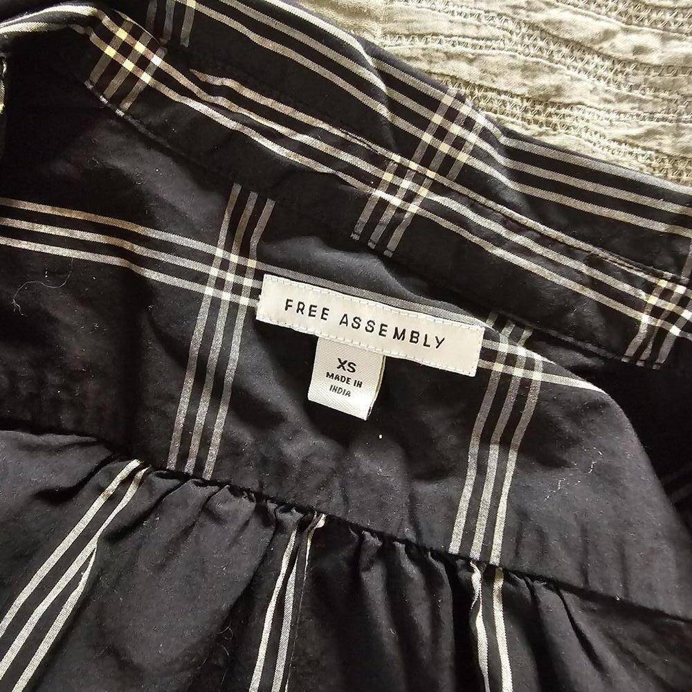 Free Assembly Black and White Plaid Button-Up Shirt XS - Picture 2 of 3